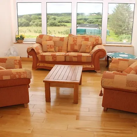 Tubridy House 2*